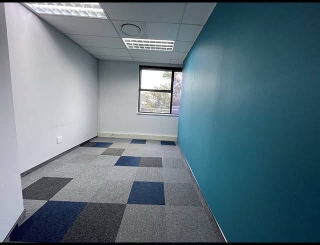 3,440M² OFFICE FOR SALE IN PARKTOWN